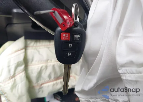 2015 Toyota Corolla S Plus z USA, uszkodzony, nr VIN 5YFBURHE2FP275241